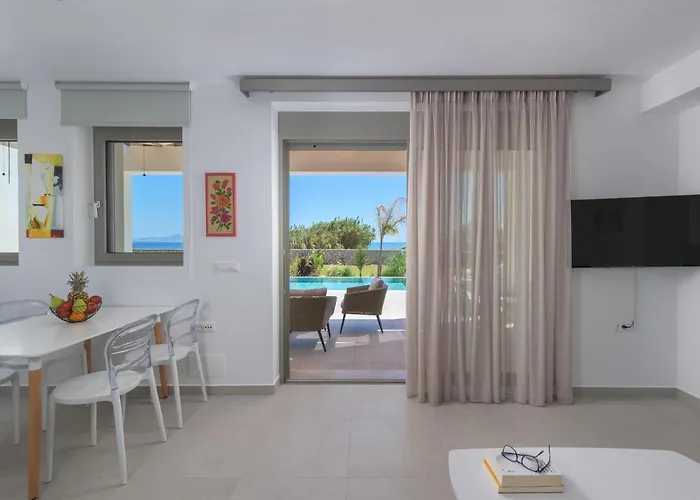 Panaxia فيلة Theológos