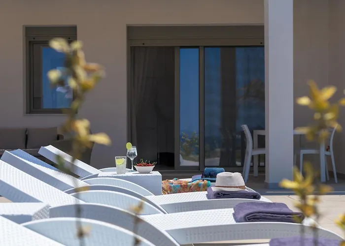 فيلة Panaxia Theológos