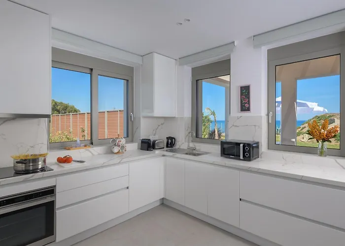 فيلة Panaxia Theológos