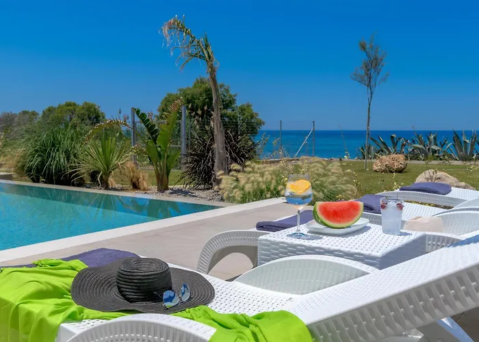 Panaxia فيلة Theológos