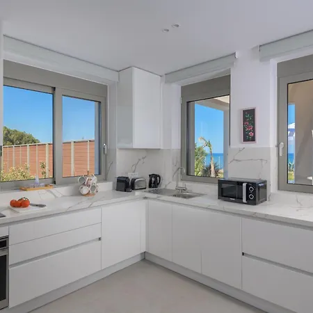 וילה Panaxia Theológos